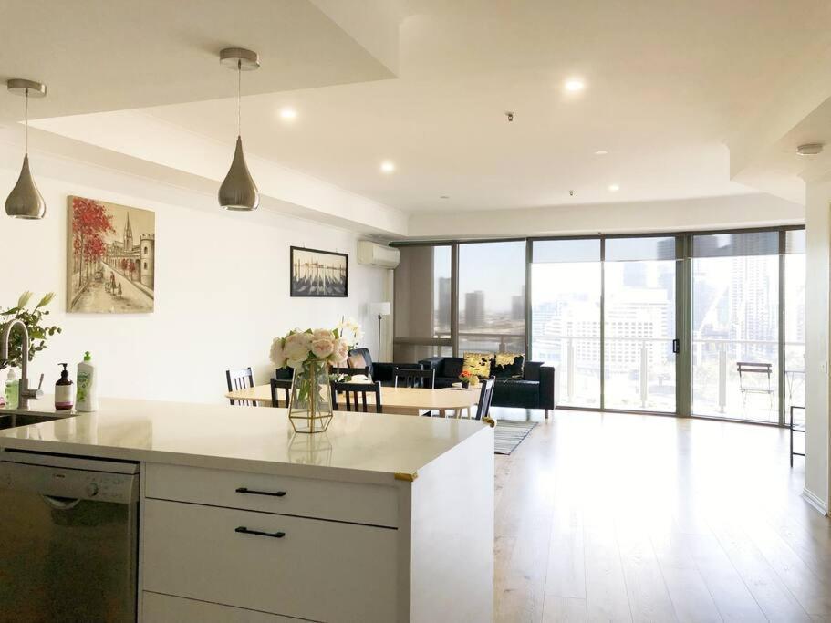 Apartment Riverview Spacious 3br2bath2car Wifipoolgym Crown *